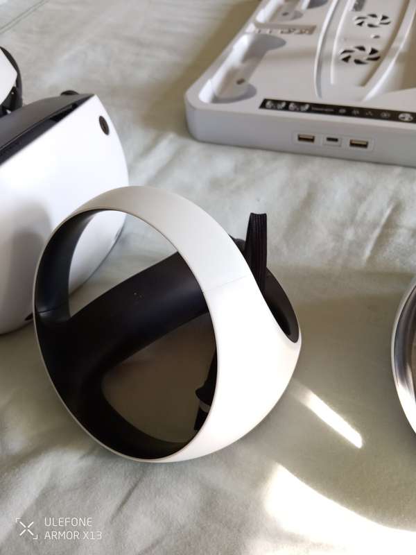 Ps5 VR2 plus cooling stand (no console)