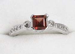 ***Stylish!*** Natural Garnet White Gold Ring