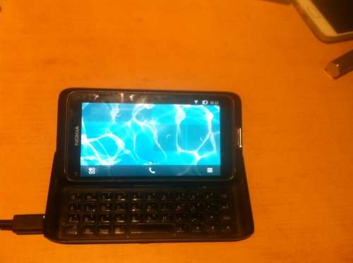 Nokia E7