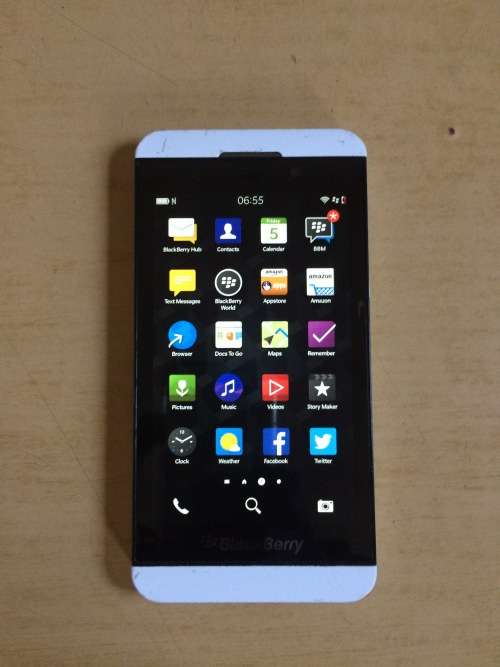 Blackberry Z10 Smartphone 16GB Storage 2GB RAM