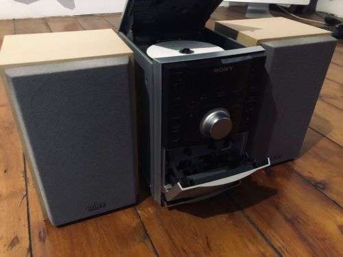**Vintage** Sony EH10 - Micro System | MP3 | Tuner | Cassette | Aux | Hifi