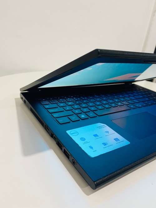 *Boxed* Dell Inspiron 3542 *2GB Nvidia GPU. 8GB. 240GB SSD. i5. 15.6HD *Excellent Condition*