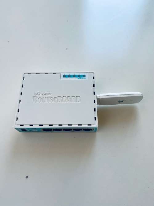 MikroTik hEX 5 Port Gigabit Desktop Router + Huawei 3G Dongle