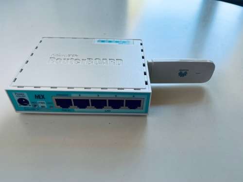 MikroTik hEX 5 Port Gigabit Desktop Router + Huawei 3G Dongle