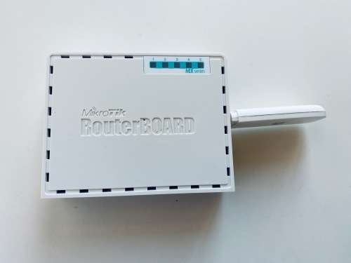 MikroTik hEX 5 Port Gigabit Desktop Router + Huawei 3G Dongle