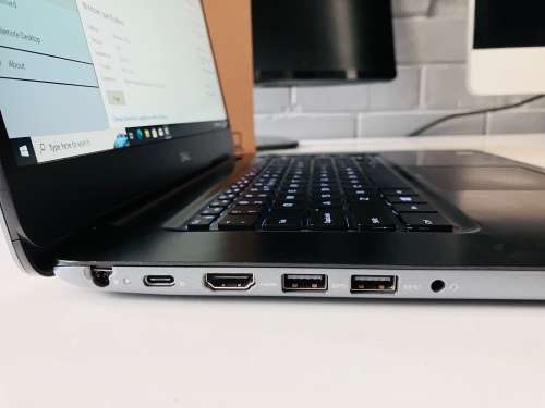 ***Boxed*** Dell Vostro 5581 15.6` FHD - 8th Gen i5 - 8GB - 500GB HDD - Backlit KB - Type-C