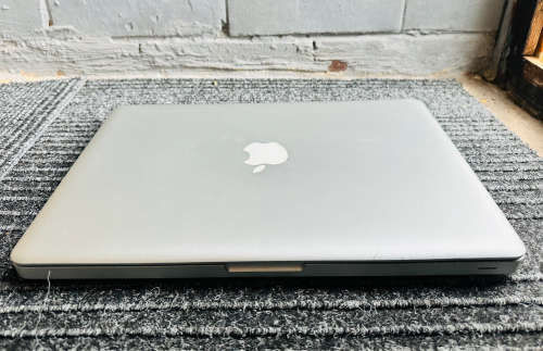 Intel Core i7 Apple MacBook Pro (13-inch, Early 2011)  640GB HDD 8GB RAM macOS 10.13.6