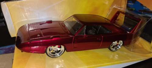 Jada Toys Fast and Furious Dom`s Dodge Charger Daytona DIE-CAST Car, 1: 24 Scale Red