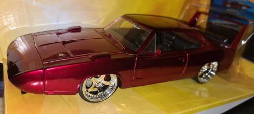 Jada Toys Fast and Furious Dom`s Dodge Charger Daytona DIE-CAST Car, 1: 24 Scale Red