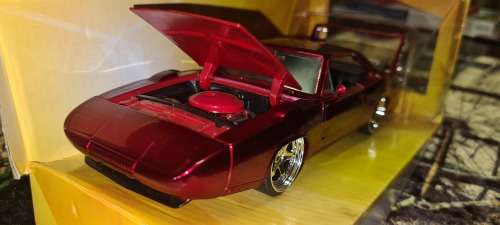 Jada Toys Fast and Furious Dom`s Dodge Charger Daytona DIE-CAST Car, 1: 24 Scale Red