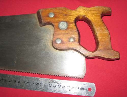 VINTAGE DISSTON D8 SKEW BACK SAW - NEAR IMMACULATE CONDITION - PLEASE VIEW PICTURES