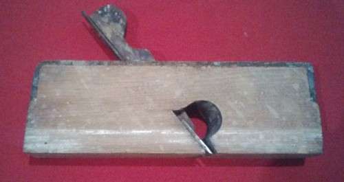 5 WOODEN VINTAGE HAND PLANES - 1 RERPAIRED AS REFLECTED  ||Ref desc. & view pictures