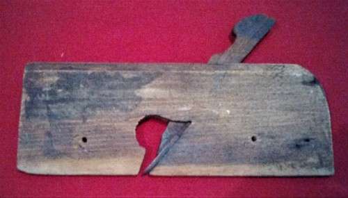 5 WOODEN VINTAGE HAND PLANES - 1 RERPAIRED AS REFLECTED  ||Ref desc. & view pictures