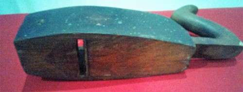 5 WOODEN VINTAGE HAND PLANES - 1 RERPAIRED AS REFLECTED  ||Ref desc. & view pictures