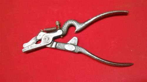 A VINTAGE GERMAN ORNATE SAW SET BY AHREM'S GOODLINE  -  PLEASE SEE PICTURES FOR CONDITION