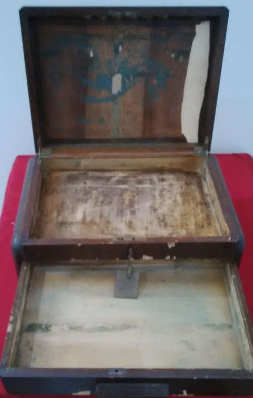 VINTAGE WOODEN CHEST KEY AND DRAWER (45x30x20) - SEE PICTURES