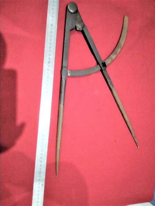 VINTAGE DRAWING TOOL - CARPENTERS DIVIDER - 48cm  PICTURES ARE PART OF THE DESCRIPTION