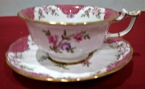 VINTAGE CHELSON CUP (11 X 6cm) & SAUCER (15cm) - Please Read Desc & See Pictures