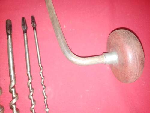 VINTAGE BRACE DRILL & 5 NEW AUGER BITS  See PICs & DESC