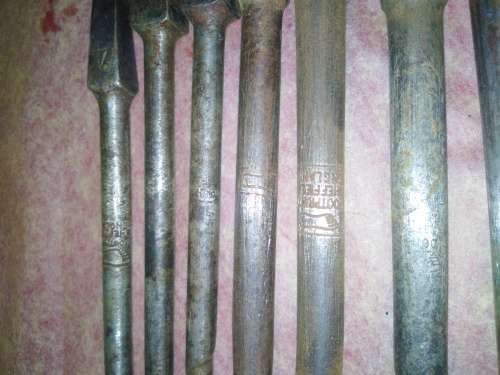 VINTAGE SET OF 7 FOOTPRINT AUGER BITS & A 10in BRACE DRILL See PICs & DESC