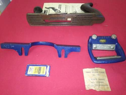 VINTAGE RECORD No735 FIBREBOARD PLANE-NEW IN THE BOX  See PICs & DESC