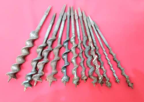 2 VINTAGE BRACE DRILL + 12 AUGER BITS - PLEASE C DESC