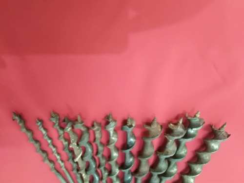 2 VINTAGE BRACE DRILL + 12 AUGER BITS - PLEASE C DESC