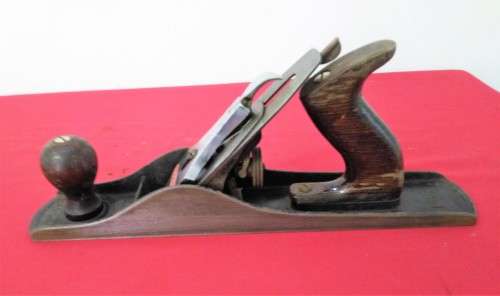 VINTAGE STANLEY No 5 PLANE- AS PER PICTURES & DESCRIPTION - PLEASE C DESC