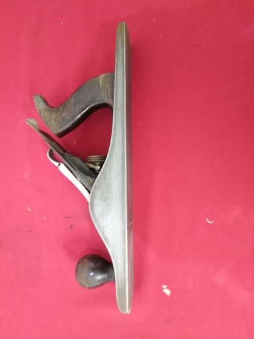 VINTAGE STANLEY No 5 PLANE- AS PER PICTURES & DESCRIPTION - PLEASE C DESC