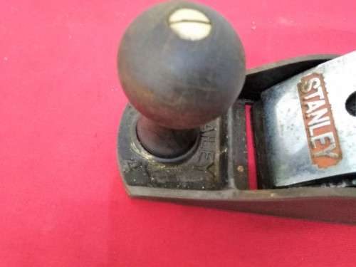 VINTAGE STANLEY No 4 PLANE- AS PER PICTURES & DESCRIPTION - PLEASE C DESC