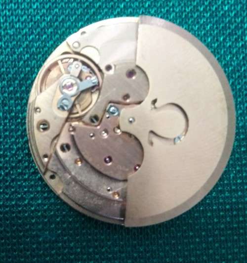 OMEGA AUTOMATIC MOVEMENT & DIAL FOR PARTS- PLEASE C DESC