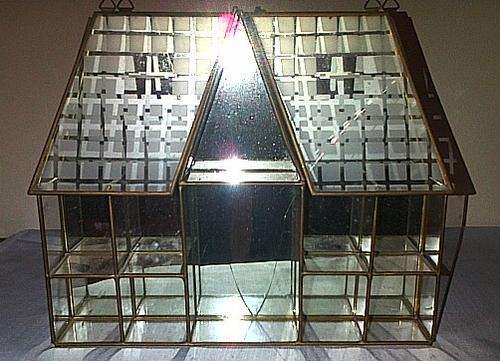 A BEAUTIFUL VINTAGE METAL & GLASS DOLL HOUSE- !!!NOTE!!! see desc 4 Label and pics