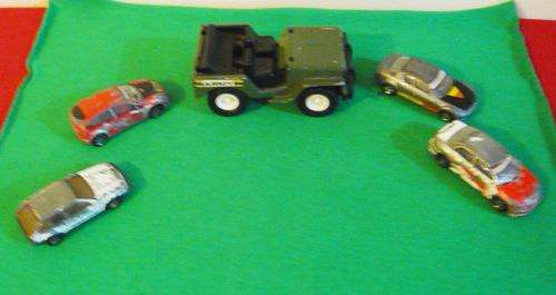 PRESSED METAL ky US MILITARY AND 4 DIES CAST CARS - (PPH  = R45)  need cleaning - see desc, pics