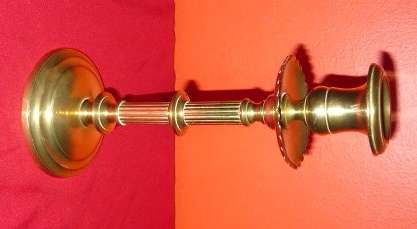 A BEAUTIFUL ENGLISH BRASS CANDLESTICK HOLDER - 23 cm - READ DESC, SEE PICs  - POSTAGE R65