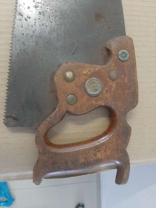 2 VINTAGE SAWS - DISSTON WITH VISIBLE ETCHING ON BLADE & ATKINS - Pictures are part of the desc