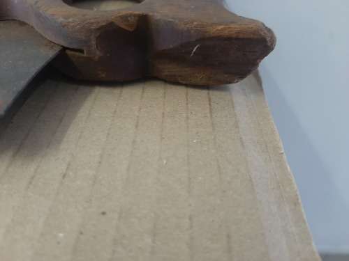 2 VINTAGE SAWS - DISSTON WITH VISIBLE ETCHING ON BLADE & ATKINS - Pictures are part of the desc