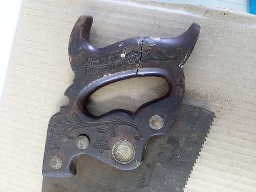 2 VINTAGE SAWS - DISSTON WITH VISIBLE ETCHING ON BLADE & ATKINS - Pictures are part of the desc