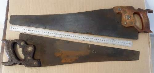 2 VINTAGE SAWS - DISSTON WITH VISIBLE ETCHING ON BLADE & ATKINS - Pictures are part of the desc