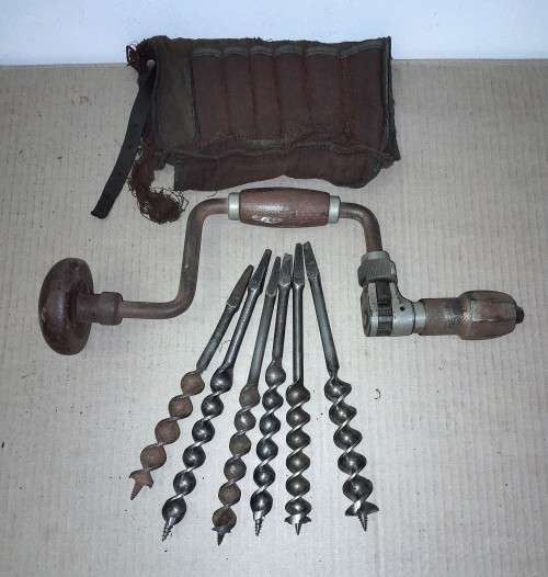R125.00 START - VINTAGE BRACE & 6 AUGER BITS  -PLEASE SEE DESC & PICs - R125 START