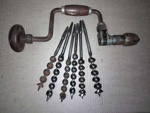 R125.00 START - VINTAGE BRACE & 6 AUGER BITS  -PLEASE SEE DESC & PICs - R125 START
