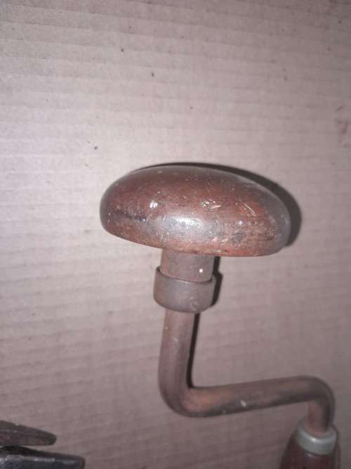 R125.00 START - VINTAGE BRACE & 6 AUGER BITS  -PLEASE SEE DESC & PICs - R125 START