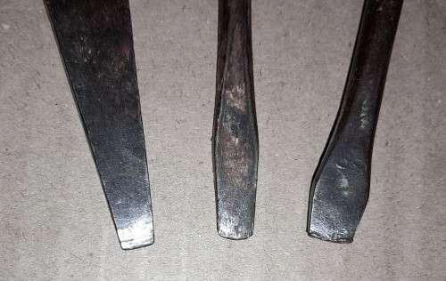 3 VINTAGE SCREWDRIVERS - PLEASE SEE PICS FOR CONDITION