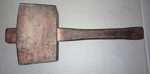 VINTAGE CARPENTERS WOODEN MALLET