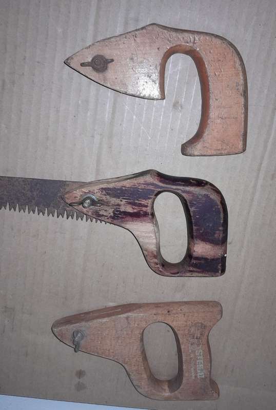3 SAW HANDLES WITH 1 BLADE - CONDITION AS REFLECTED IN THE PICTURES