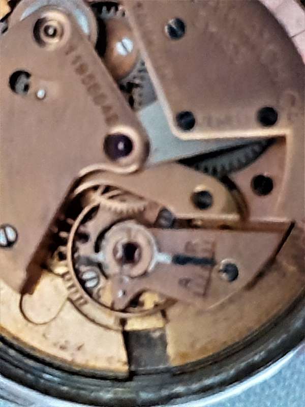 COMPLETE OMEGA Cal 351 Ref 2582-3C AUTOMATIC WITH CASE FOR RESTORATION - GOOD DIAL
