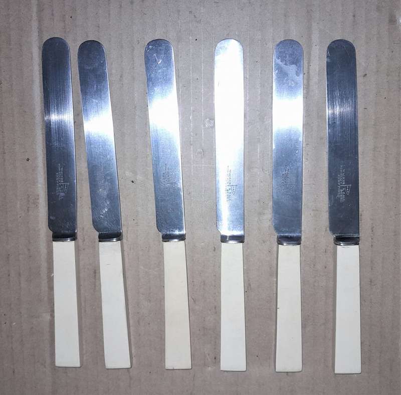 6 VINTAGE HIGHLY COLLECTABLE WALKER & HALL KNIVES - PLEASE SEE PICTURES