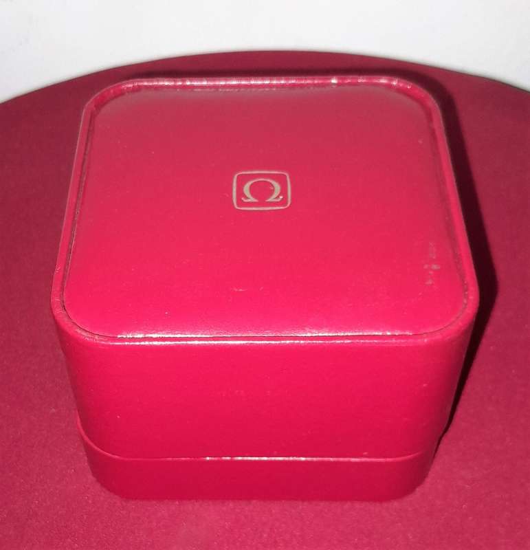 OMEGA WATCH PRESENTATION BOX 9cm SQUARE- PLEASE SEE PICTURES