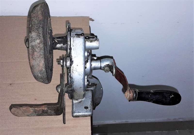 Mole Hand Crank Grinder (Repaired) Can be bolt mounted -