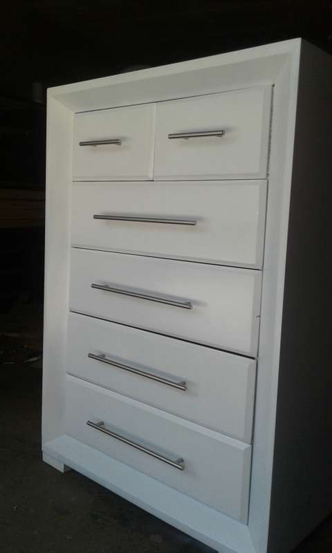 http://img.bidorbuy.co.za/image/upload/user_images/520/2248520/160501125659_chest4.jpg