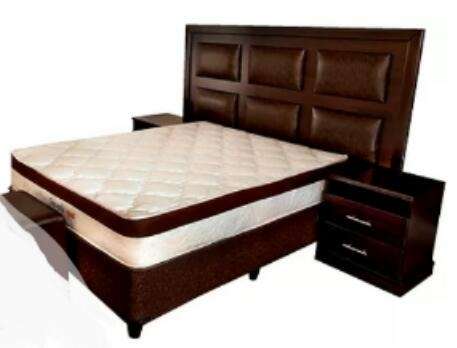 Bedroom set / bedroom suite